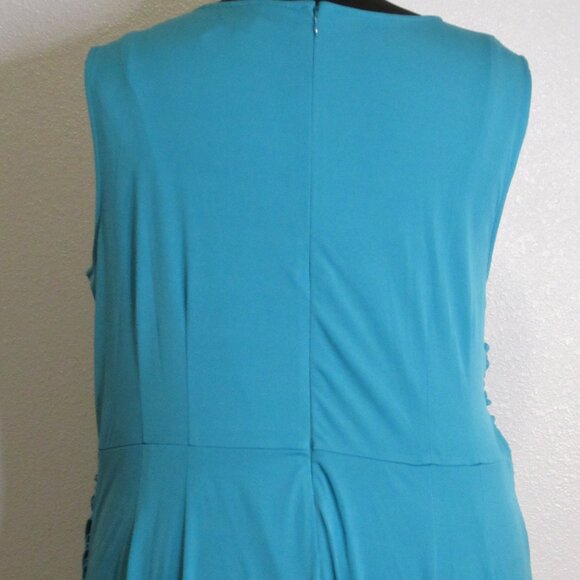 Sleeveless Wrap Dress - Picture 6 of 11